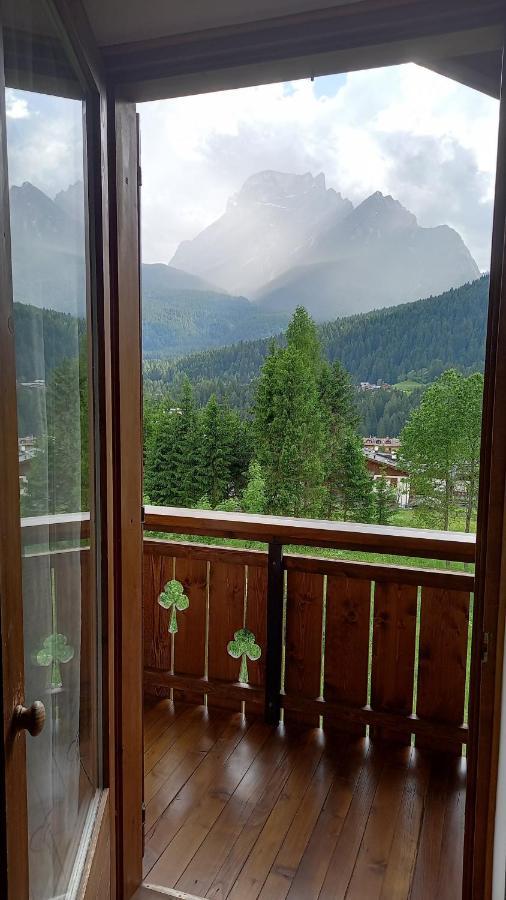 Deliziosa Mansarda Con Vista Dolomiti Appartement San Vito di Cadore Buitenkant foto