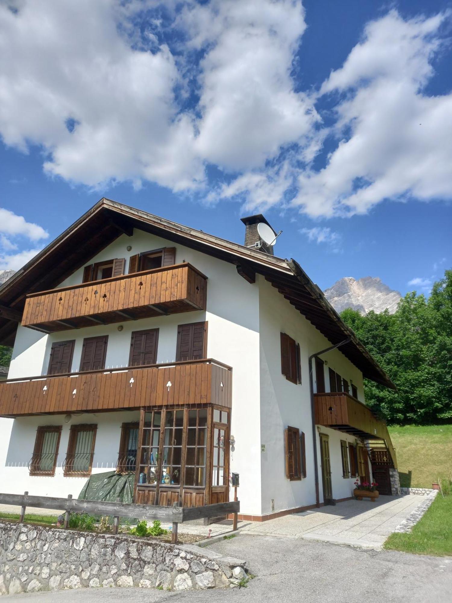 Deliziosa Mansarda Con Vista Dolomiti Appartement San Vito di Cadore Buitenkant foto