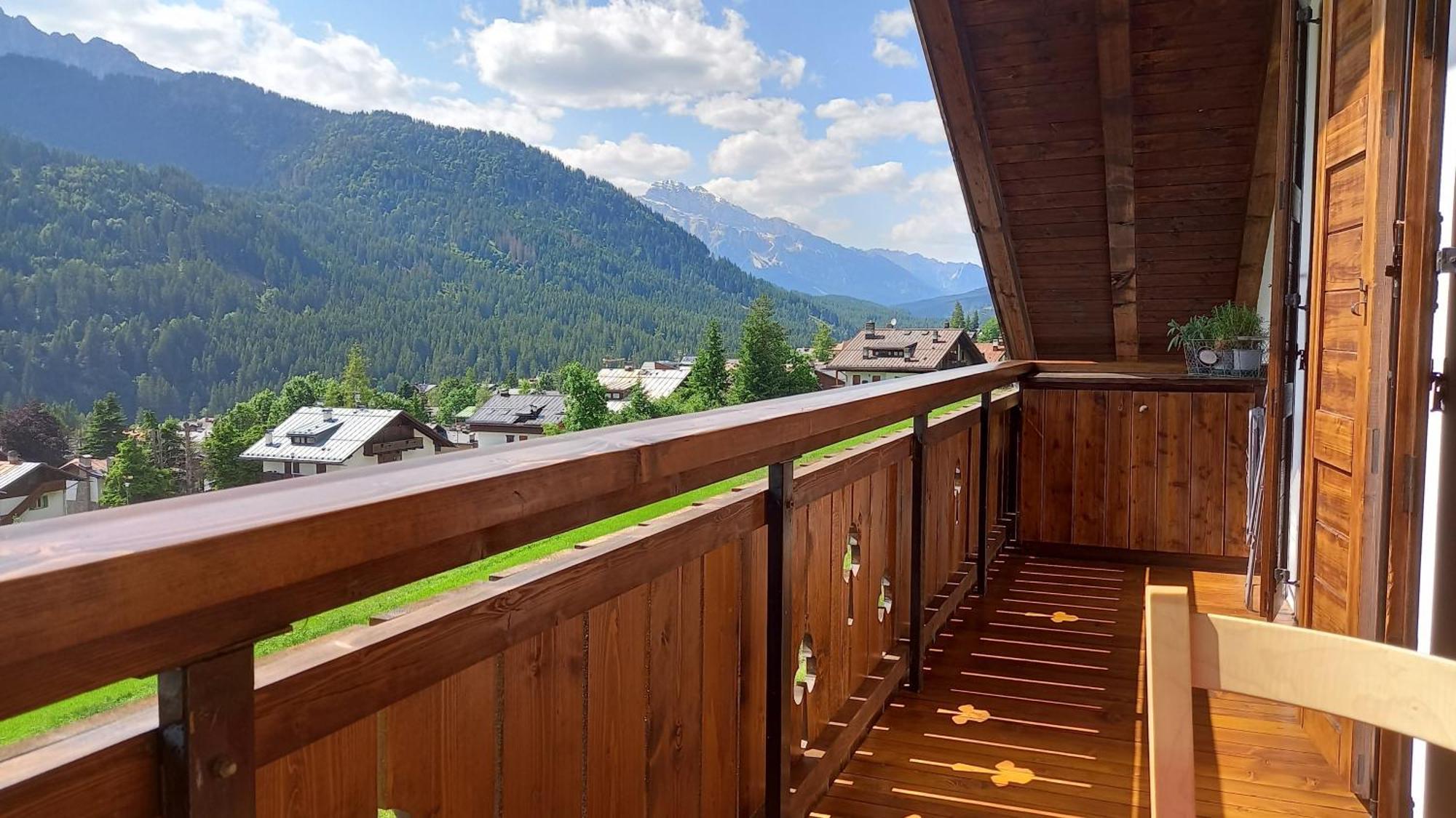 Deliziosa Mansarda Con Vista Dolomiti Appartement San Vito di Cadore Buitenkant foto