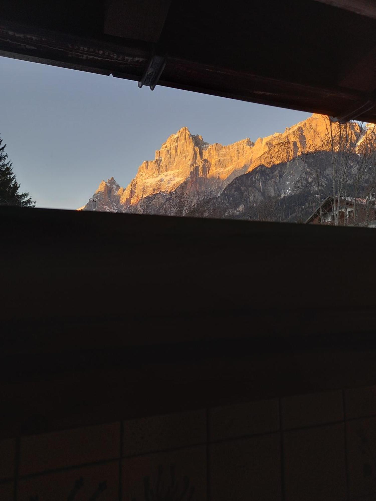 Deliziosa Mansarda Con Vista Dolomiti Appartement San Vito di Cadore Buitenkant foto