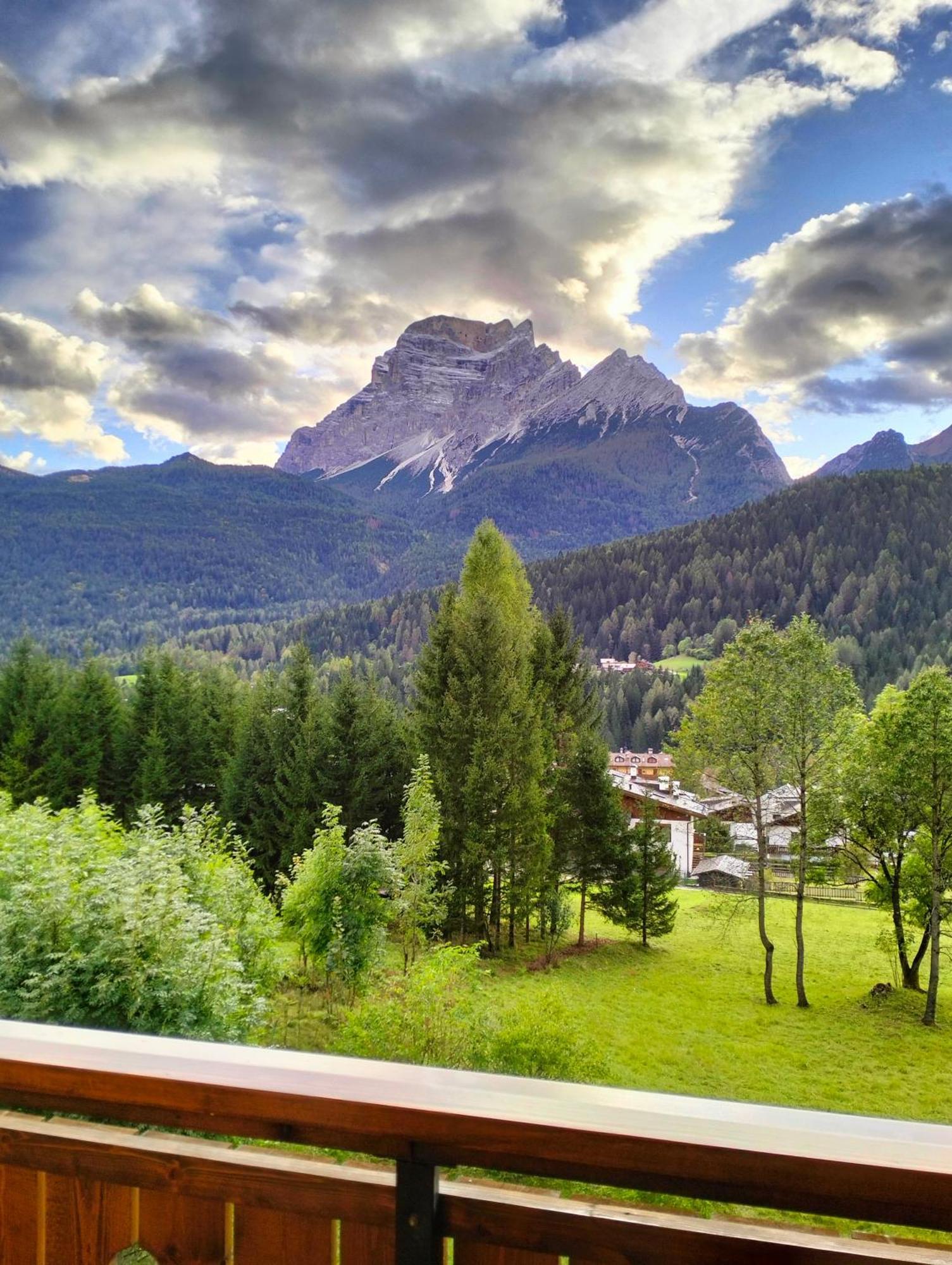 Deliziosa Mansarda Con Vista Dolomiti Appartement San Vito di Cadore Buitenkant foto